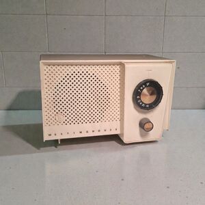 Vintage Westinghouse Tabletop Tube Radio – Mid-Century AM Radio – Retro Home...